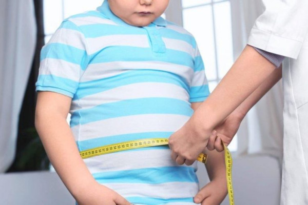 Çocuklarda Obezite Neden Ortaya Çıkar? Nasıl Önlenebilir?